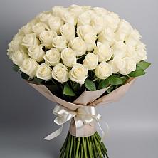 Букет 101 беля роза Белоснежка в Гудермесе