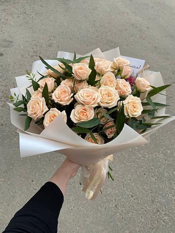 Букет Кремовые розы Латте в Гудермесе
