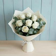 Букет Белые розы в Эвкалипте в Гудермесе